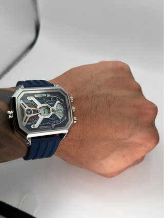 Reloj Poedagar Azul y Plateado