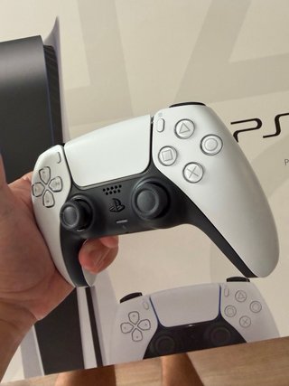 PS5 Fat con Lector discos+ 2 Mandos y Cargador.