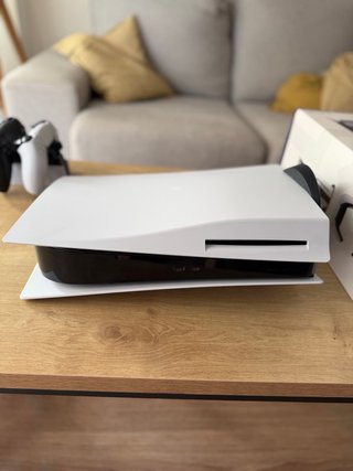 PS5 Fat con Lector discos+ 2 Mandos y Cargador.