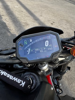 Kawasaki Z900 A2 - Negro/Rojo