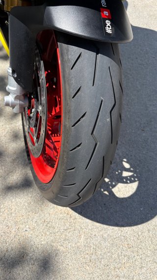 Aprilia RS 660 Deportiva Amarilla