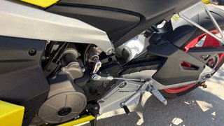Aprilia RS 660 Deportiva Amarilla