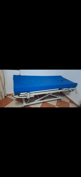 Cama hospitalaria eléctrica