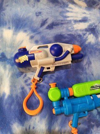 Reproducciones Pistolas de Agua 90s