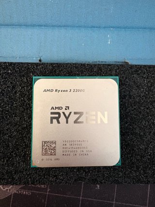 AMD Ryzen 3 2200G