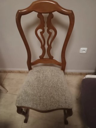 Juego de 4 sillas de madera tapizadas