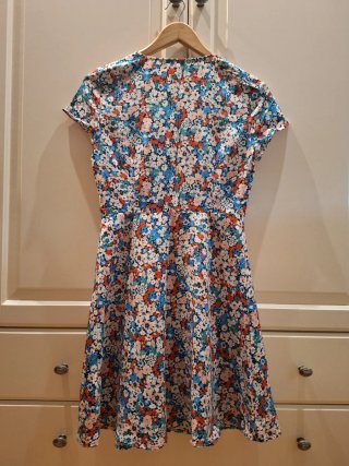 Vestido corto floral Anna Field Talla S