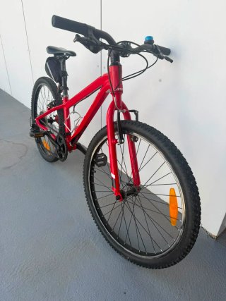 Bicicleta infantil roja