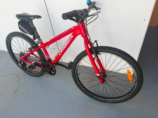 Bicicleta infantil roja