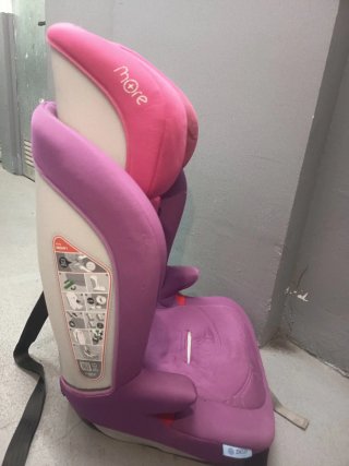 Silla coche infantil púrpura con ISOFIX
