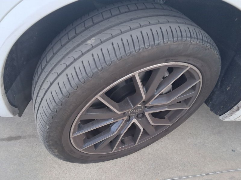 Audi Q5 Black Line 50 TFSI e quattro 2022, foto 9