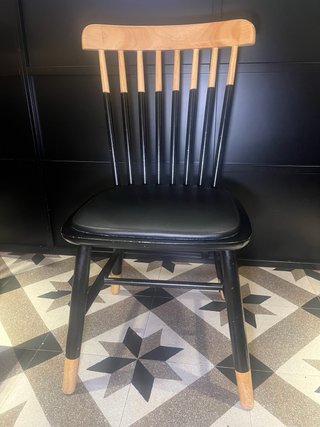 Mesa y sillas de cafetería Precio llevando todo.