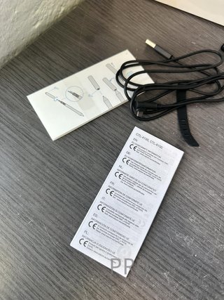 Tableta Gráfica Wacom Intuos Small con Lápiz Negro