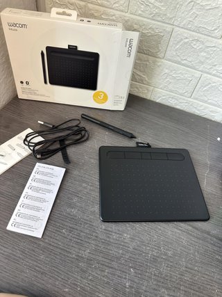 Tableta Gráfica Wacom Intuos Small con Lápiz Negro