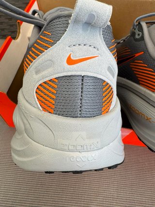 Nike Vomero 18 Cool Grey/Black HM6803-014 T. 42.5