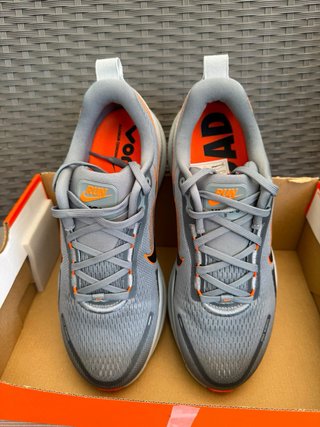 Nike Vomero 18 Cool Grey/Black HM6803-014 T. 42.5