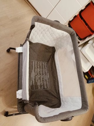 Cuna de colecho gris