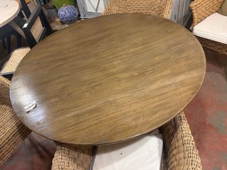 Mesa redonda de madera en liquidacion