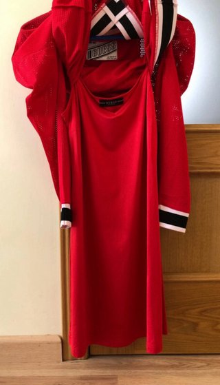 Vestido modelo BRITNEY de la firma GUESS. Talla S