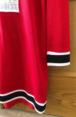 Vestido modelo BRITNEY de la firma GUESS. Talla S