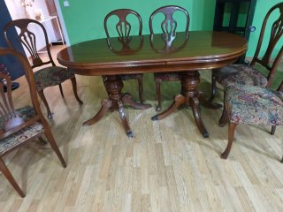 Comedor antiguo madera y tela