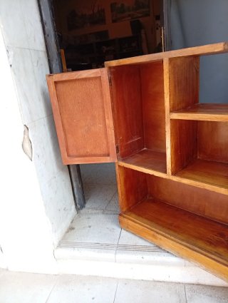 Librería auxiliar de madera