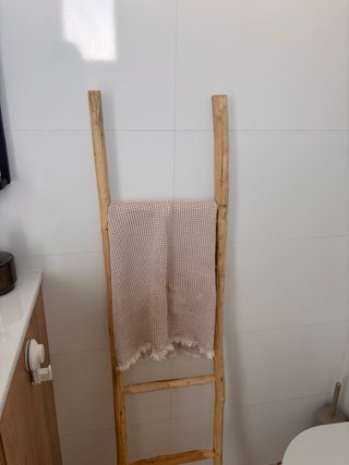Escalera toallero de madera