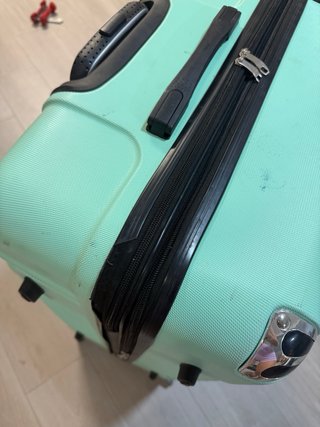 Maleta Teal Rígida con Ruedas