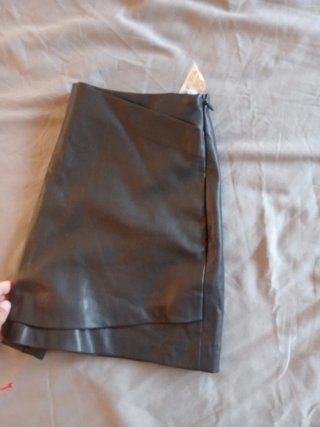 Falda pantalón Stradivarius negra T S