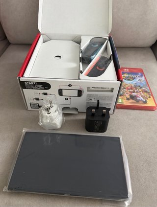 Nintendo Switch 2 + Mario Kart World NUEVA
