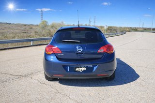 Opel Astra CON GLP Y ETIQUETA ECO