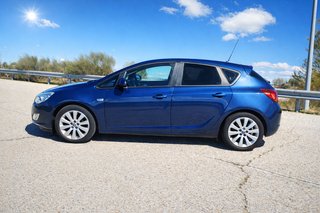 Opel Astra CON GLP Y ETIQUETA ECO
