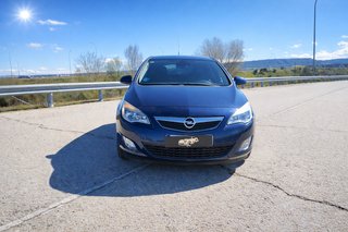 Opel Astra CON GLP Y ETIQUETA ECO