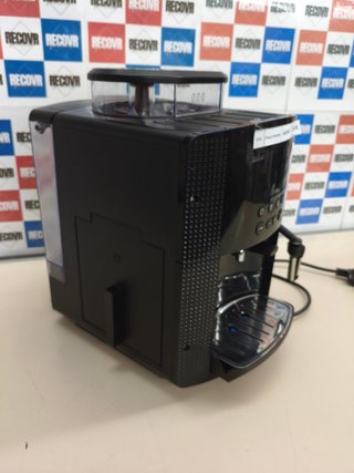 Cafetera espresso automática Krups Essential con molinillo y