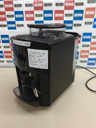 Cafetera espresso automática Krups Essential con molinillo y
