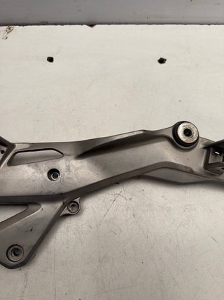 Soporte Estribera Derecha Honda CB Hornet 600 09