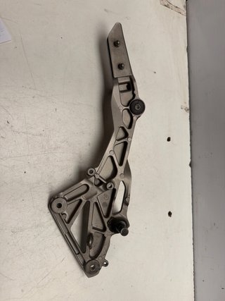 Soporte Estribera Derecha Honda CB Hornet 600 09