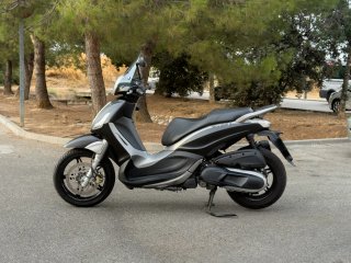 Piaggio Beverly 350 Sport touring