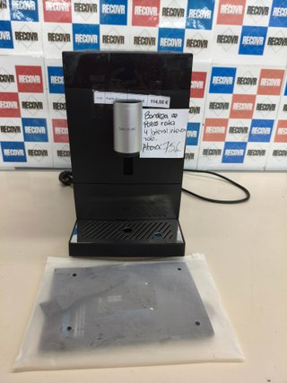 Cafetera superautomática Cecotec Cremmaet Compact con molinillo integrado