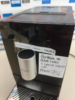 Cafetera superautomática Cecotec Cremmaet Compact con molinillo integrado