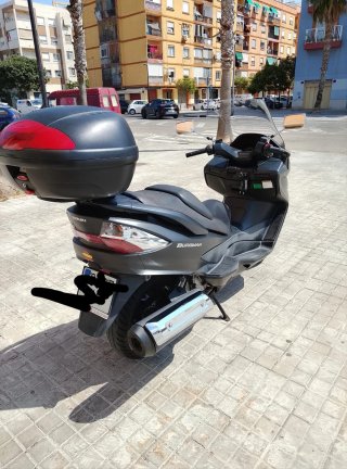 Suzuki Burgman 400 Negra
