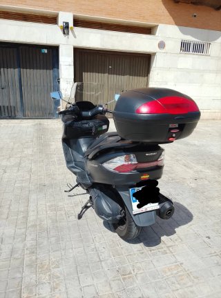Suzuki Burgman 400 Negra