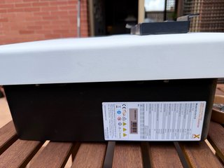 Inversor Solax X3 Pro con voltímetro y logger