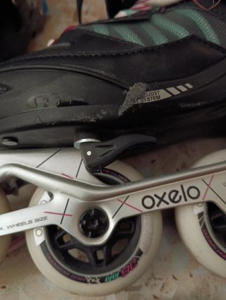 Patines en línea, protecciones y casco