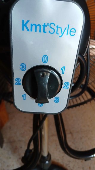 Ventilador Turbo Negro y Plateado.