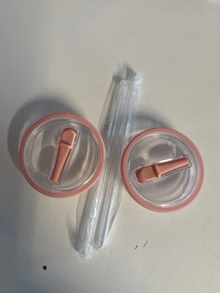 Tappi per bicchieri con cannucce