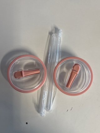 Tappi per bicchieri con cannucce
