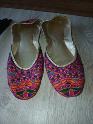 Zapatos planos bordados y abanico NUEVO