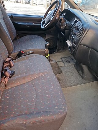 Hyundai H-1 2004