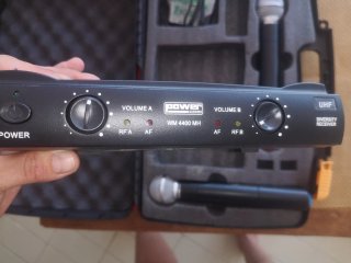 2 Micrófonos Inalámbricos UHF Power Acoust